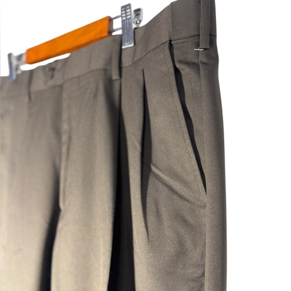 Savane Mens Pleated Front Birch 34Wx34L Expandable Comfort Wrinkle Free 10729716 - Picture 6 of 17